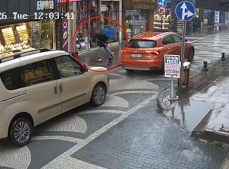 Kastamonu'da sokakta tüfekle dehşet anı kamerada! 4 kişi yaralandı