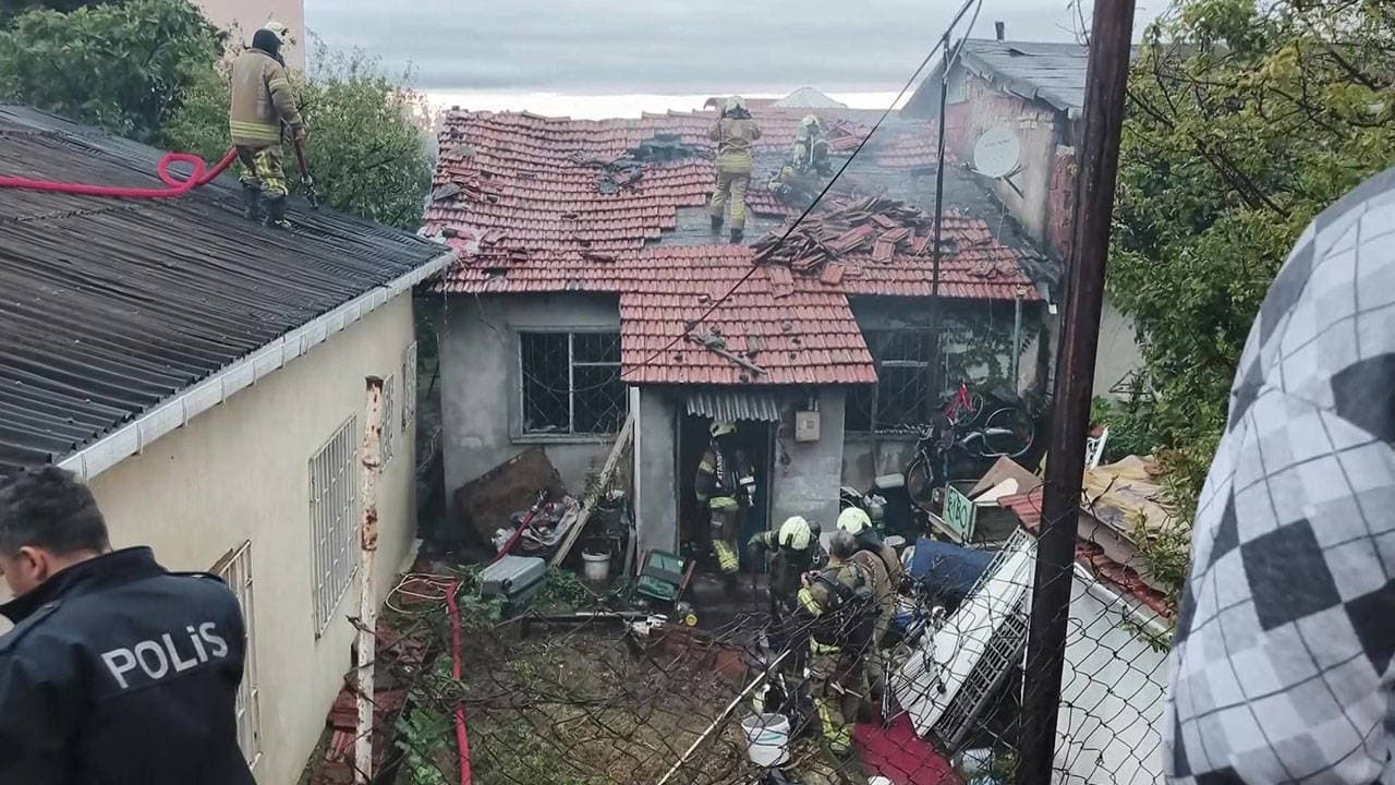 Maltepe'de gecekonduda yangın faciası: 11 yaşındaki çocuk hayatını kaybetti