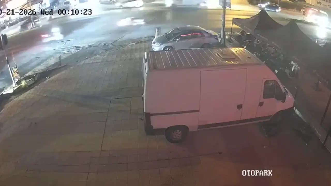 Motosikletin çarptığı yaya öldü: Kaza anı kamerada